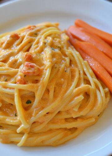 Pasta mit cremeiger Kürbis Tomaten Sauce