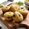 Zucchini-Bananen-Mini-Muffins mit Blaubeer-Sprenkeln