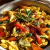 Herzhafte Gemüsepfanne mit Spätzle