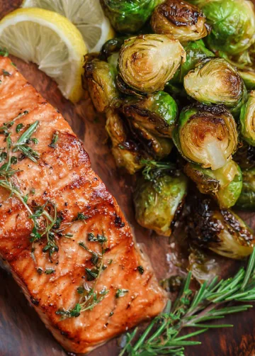 Honig-Zitronen-Lachs mit Rosenkohl